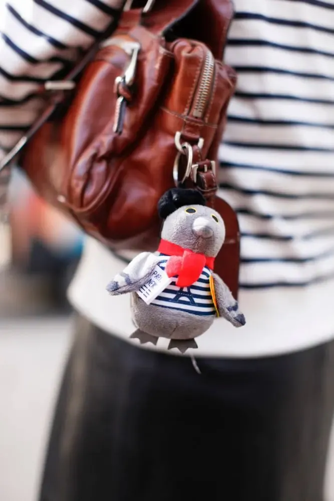Decorative objects - Leon the pigeon 12cm Keyring - LE PIGEON PARISIEN