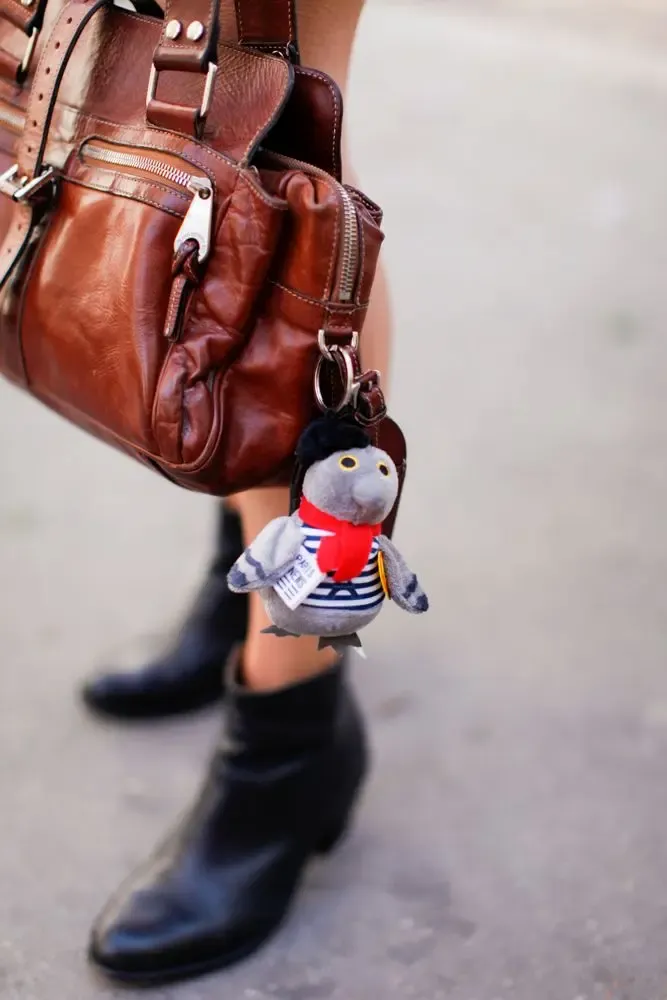 Decorative objects - Leon the pigeon 12cm Keyring - LE PIGEON PARISIEN