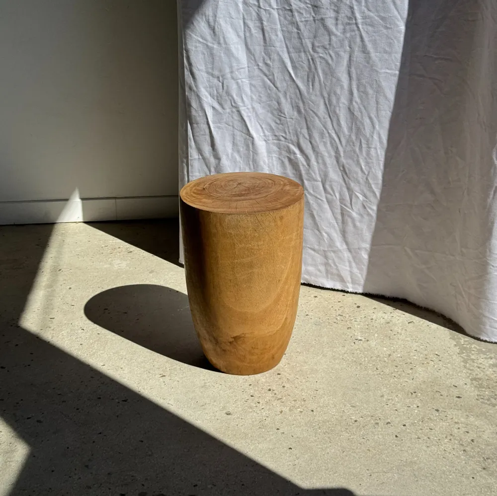 Tabourets - Tabouret, table d'appoint, bout de canapé en manguier massif - OFFICE OBJETS