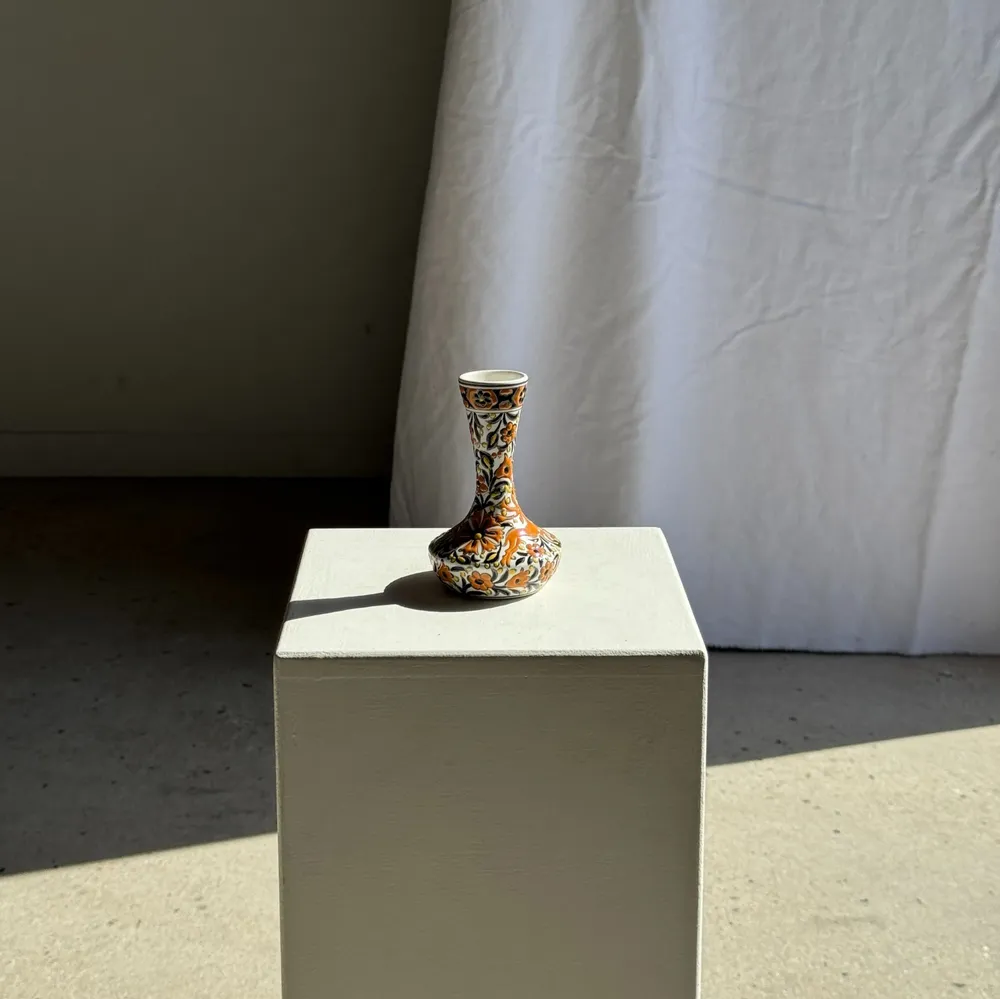 Objets de décoration - Petit vase soliflore blanc à décor floral et animalier orange H14 L9 - OFFICE OBJETS
