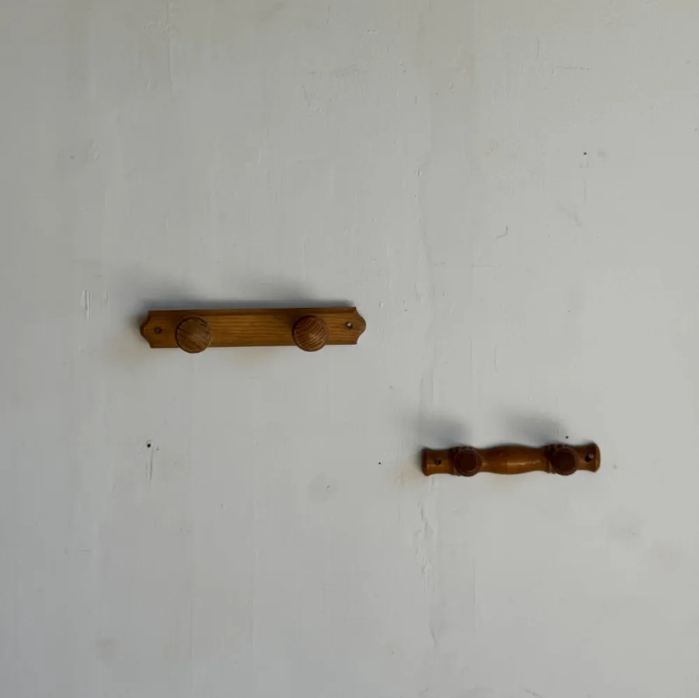 Decorative objects - Small hook with two hooks in pine round button H5 - OFFICE OBJETS