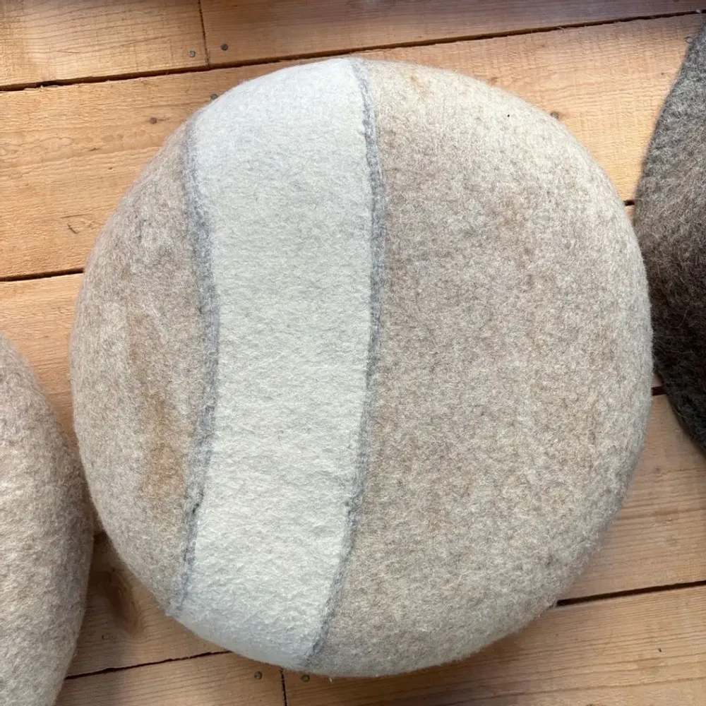 Design textile et surface - coussin - 100% Laine - Piece Unique - LUDIVINE GERARDIN