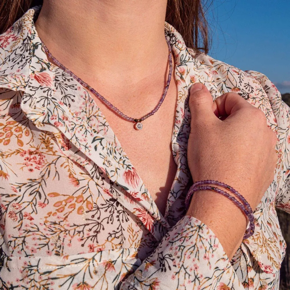 Cadeaux - Collier, bracelet et boucles d'oreilles Lumia en pierres Améthyste - SLOYA