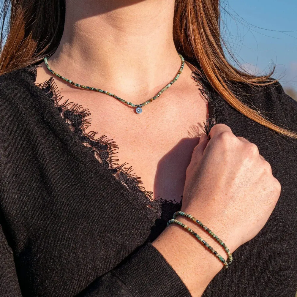 Cadeaux - Collier, bracelet et boucles d'oreilles Lumia en pierres Turquoise Africaine - SLOYA