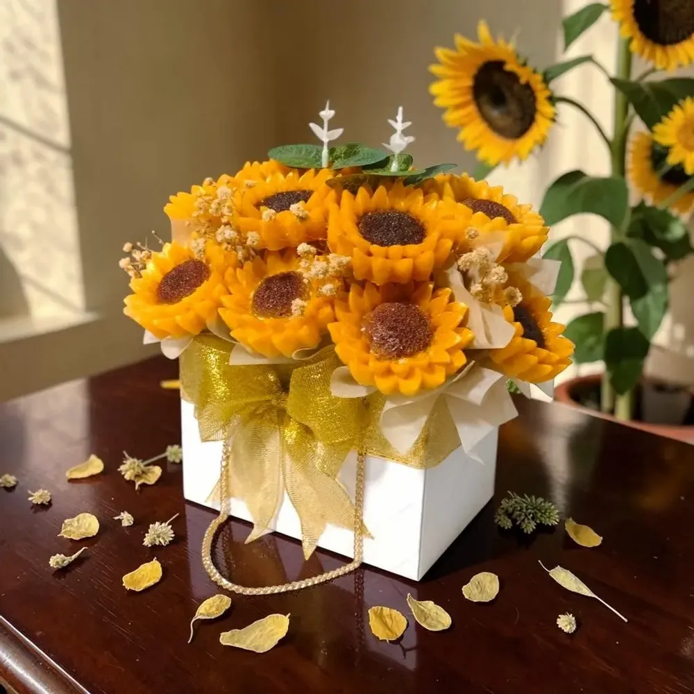 Décorations florales - Bouquet de bougies parfumées au tournesol - WIRAWIRI