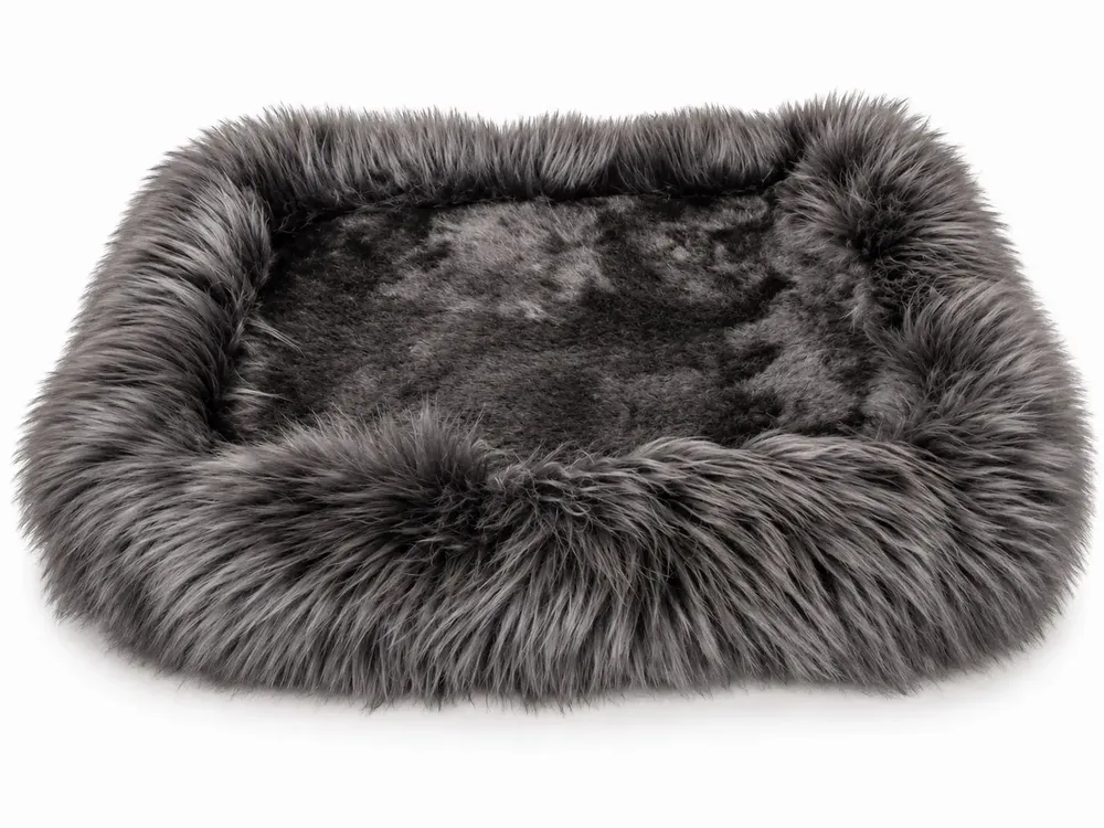 Objets de décoration - Lit Mérinos en peau de mouton pour chiens et chats — B2B - PROVELLUS SHEEPSKIN PRODUCER