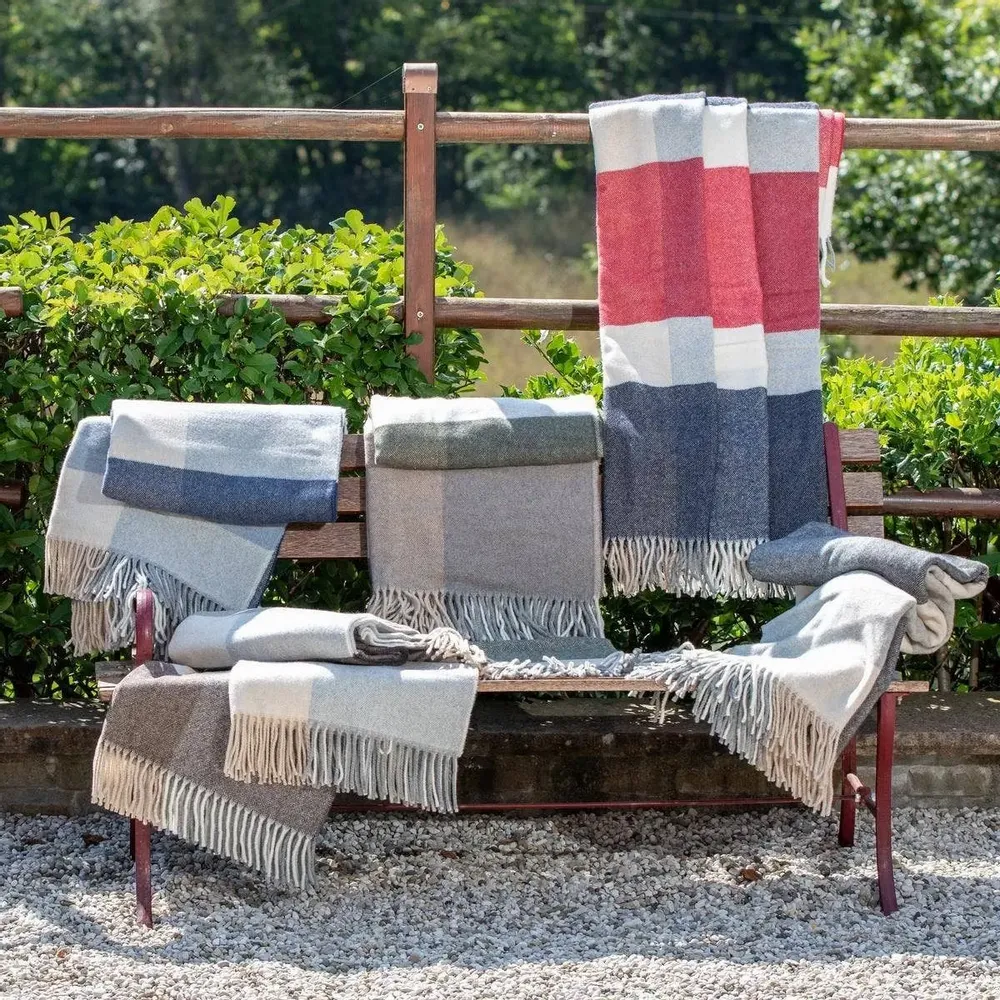 Fabrics - Lira recycled wool and cashmere throw - SOFIA TOSCANO