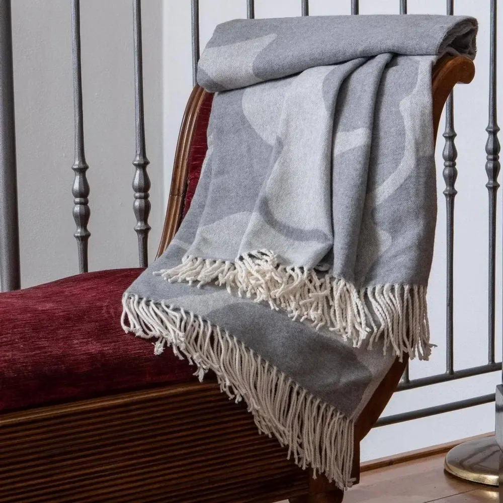 Fabrics - Super Soft Babele Flower recycled-cotton throw - SOFIA TOSCANO