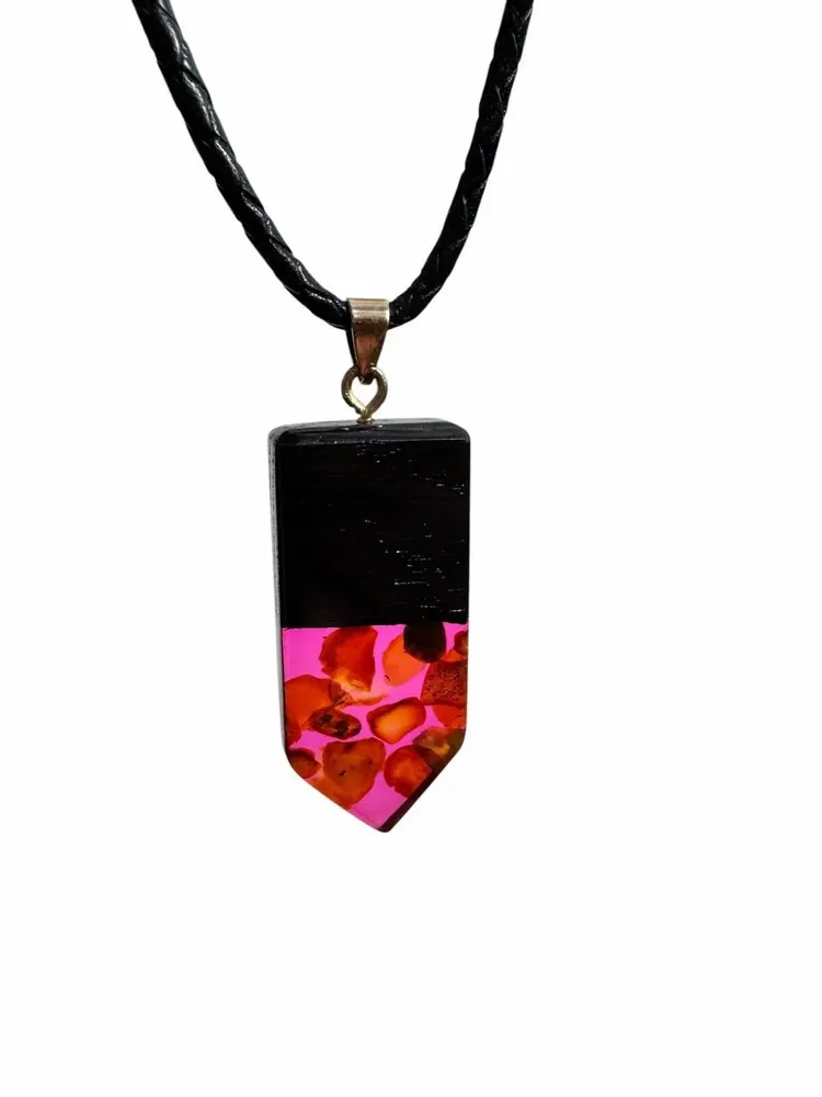 Bijoux - Pendentif en chêne noir et ambre – rectangle – résine fuchsia - GLASS4CANDLES