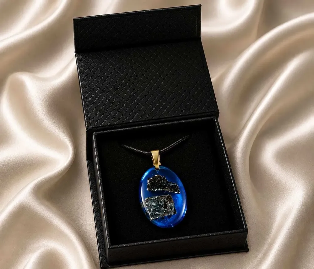 Bijoux - Pendentif en chêne noir et résine – ovale, 37x28x6 mm – Oval Bleu - GLASS4CANDLES