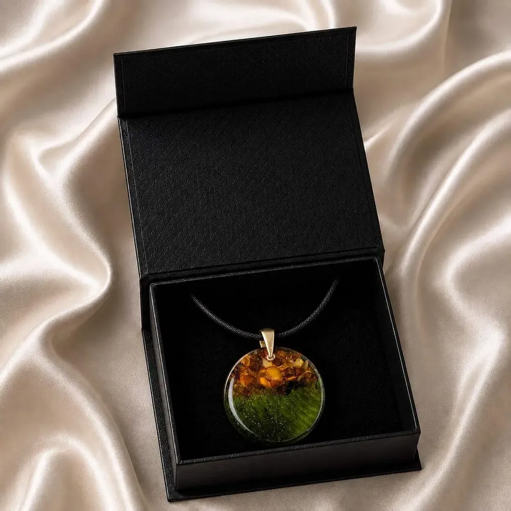 Jewelry - Baltic Amber & Resin Pendant – Round, 39x38x6 mm – Emerald Reverie - GLASS4CANDLES