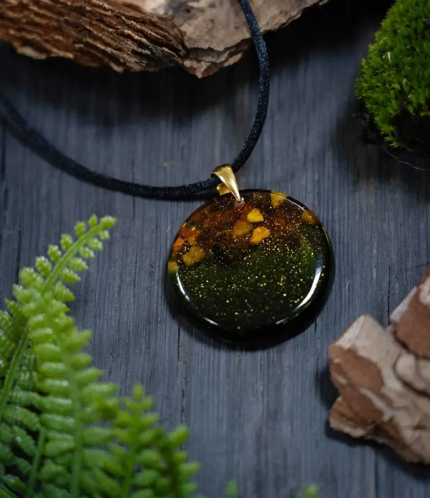 Jewelry - Baltic Amber & Resin Pendant – Round, 39x38x6 mm – Emerald Reverie - GLASS4CANDLES