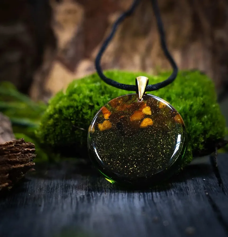 Jewelry - Baltic Amber & Resin Pendant – Round, 39x38x6 mm – Emerald Reverie - GLASS4CANDLES