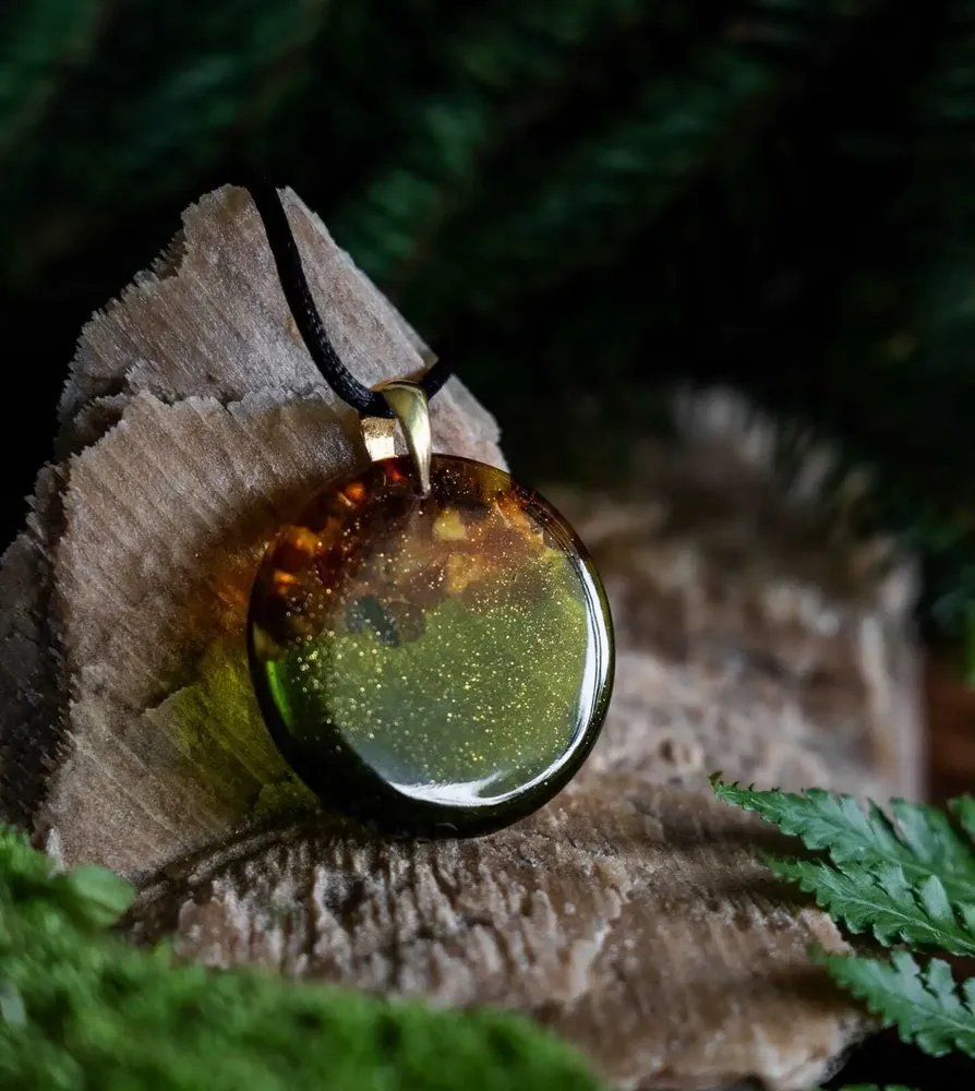 Jewelry - Baltic Amber & Resin Pendant – Round, 39x38x6 mm – Emerald Reverie - GLASS4CANDLES