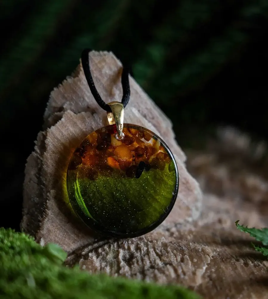 Jewelry - Baltic Amber & Resin Pendant – Round, 39x38x6 mm – Emerald Reverie - GLASS4CANDLES