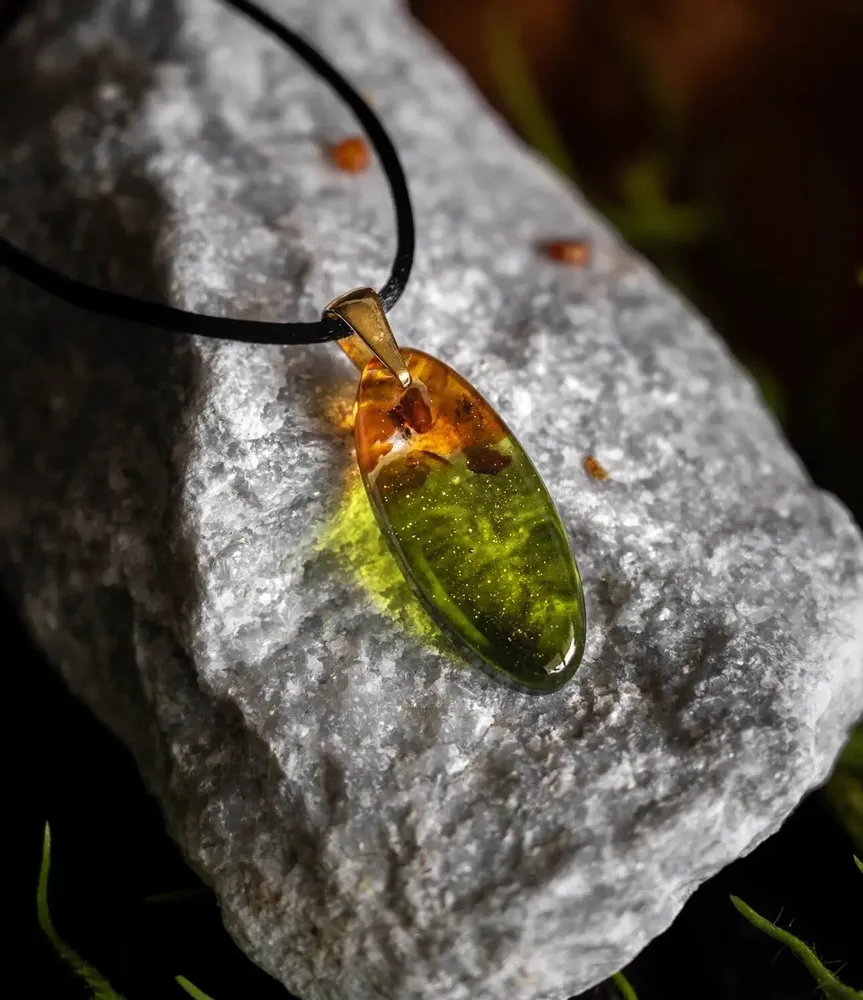 Jewelry - Baltic Amber & Resin Pendant – Drop, 39x16x6 mm – Emerald Reverie - GLASS4CANDLES