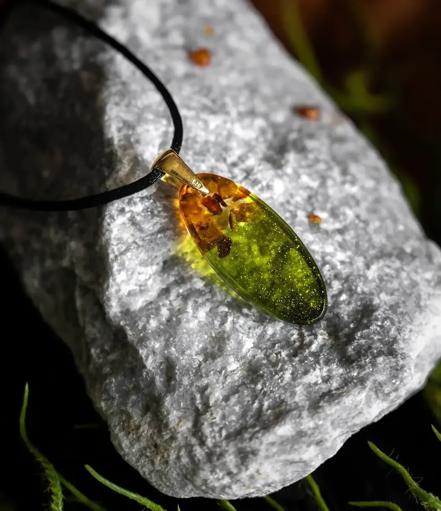 Jewelry - Baltic Amber & Resin Pendant – Drop, 39x16x6 mm – Emerald Reverie - GLASS4CANDLES