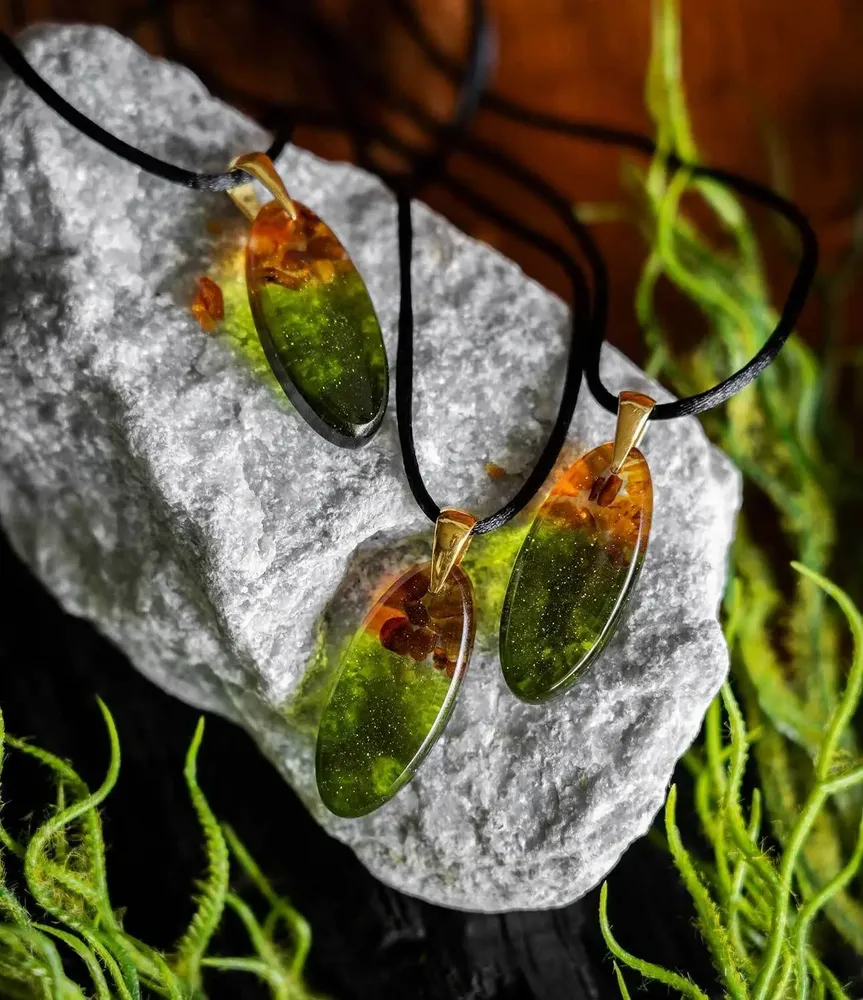 Jewelry - Baltic Amber & Resin Pendant – Drop, 39x16x6 mm – Emerald Reverie - GLASS4CANDLES