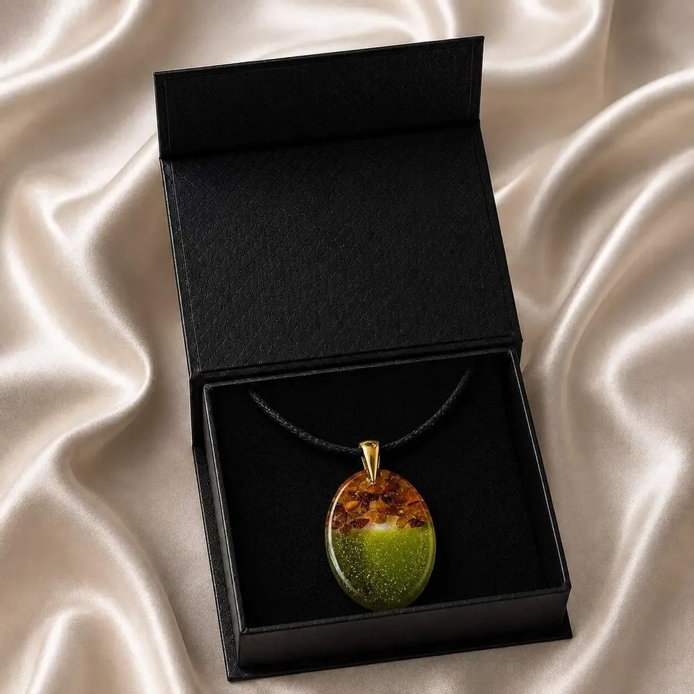 Jewelry - Baltic Amber & Resin Pendant – Oval, 37x28x6 mm – Emerald Reverie - GLASS4CANDLES