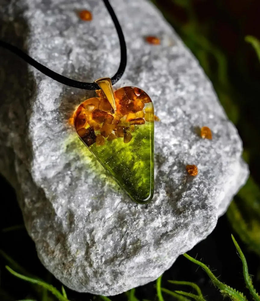 Jewelry - Baltic Amber & Resin Pendant – Heart, 38x26x6 mm – Emerald Reverie - GLASS4CANDLES