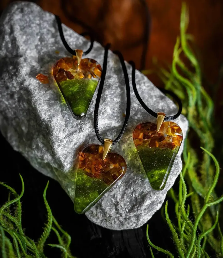 Jewelry - Baltic Amber & Resin Pendant – Heart, 38x26x6 mm – Emerald Reverie - GLASS4CANDLES