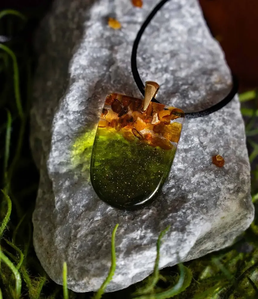 Jewelry - Baltic Amber & Resin Pendant – Shield, 37x26x6 mm – Emerald Reverie - GLASS4CANDLES
