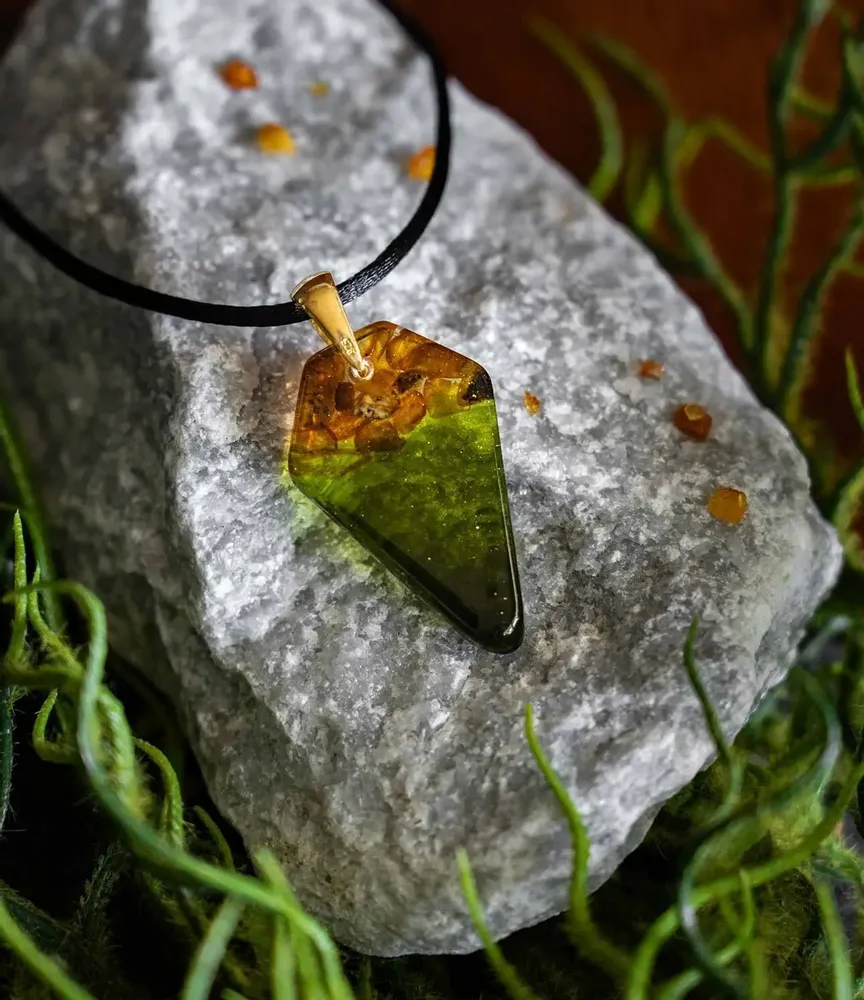 Jewelry - Baltic Amber & Resin Pendant – Shield, 39x24x6 mm – Emerald Reverie - GLASS4CANDLES