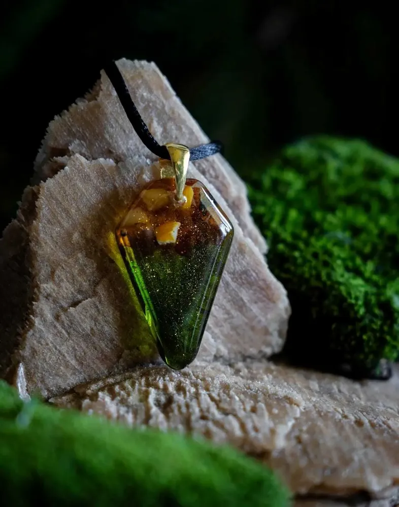 Jewelry - Baltic Amber & Resin Pendant – Shield, 39x24x6 mm – Emerald Reverie - GLASS4CANDLES