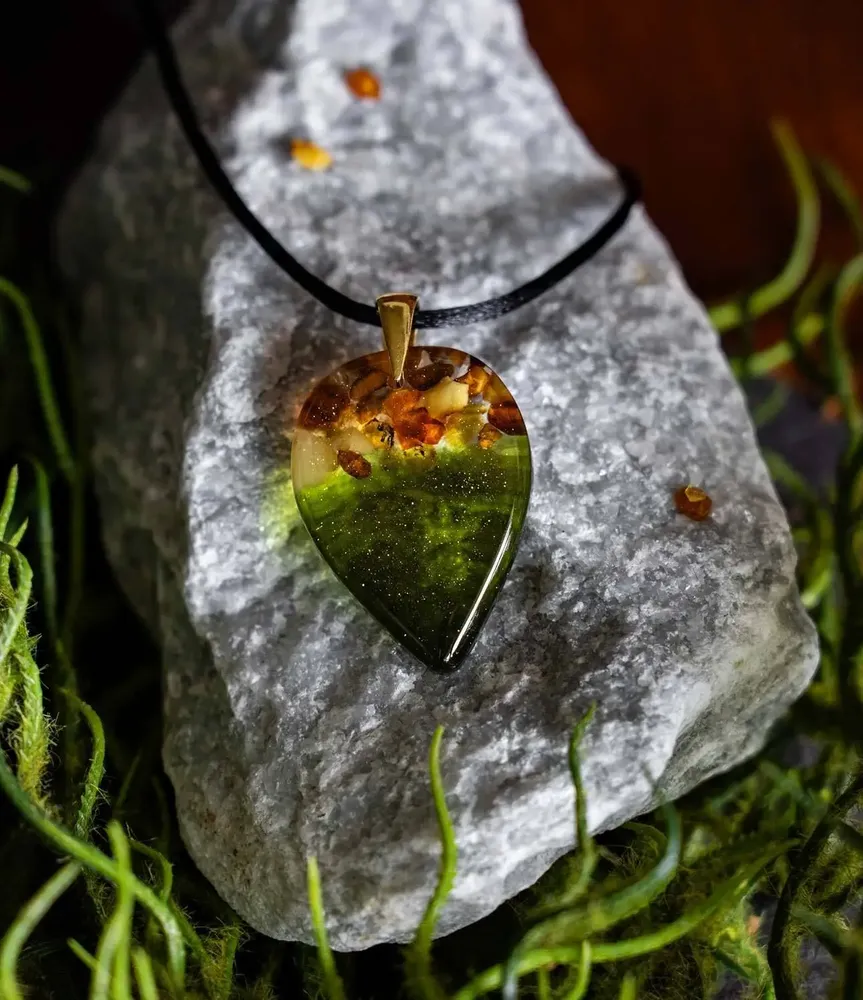 Jewelry - Baltic Amber & Resin Pendant – Drop, 37x26x6 mm – Emerald Reverie - GLASS4CANDLES