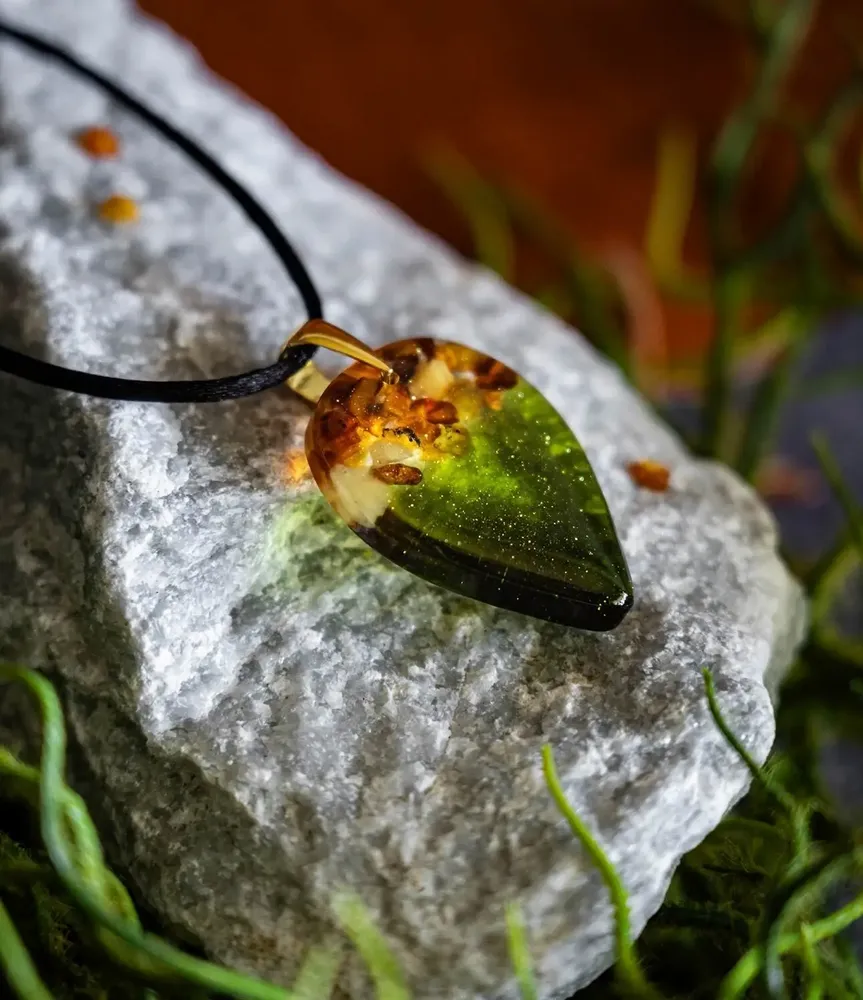Jewelry - Baltic Amber & Resin Pendant – Drop, 37x26x6 mm – Emerald Reverie - GLASS4CANDLES