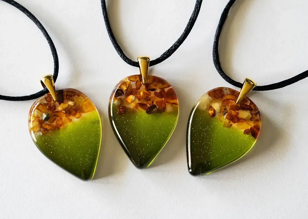 Jewelry - Baltic Amber & Resin Pendant – Drop, 37x26x6 mm – Emerald Reverie - GLASS4CANDLES