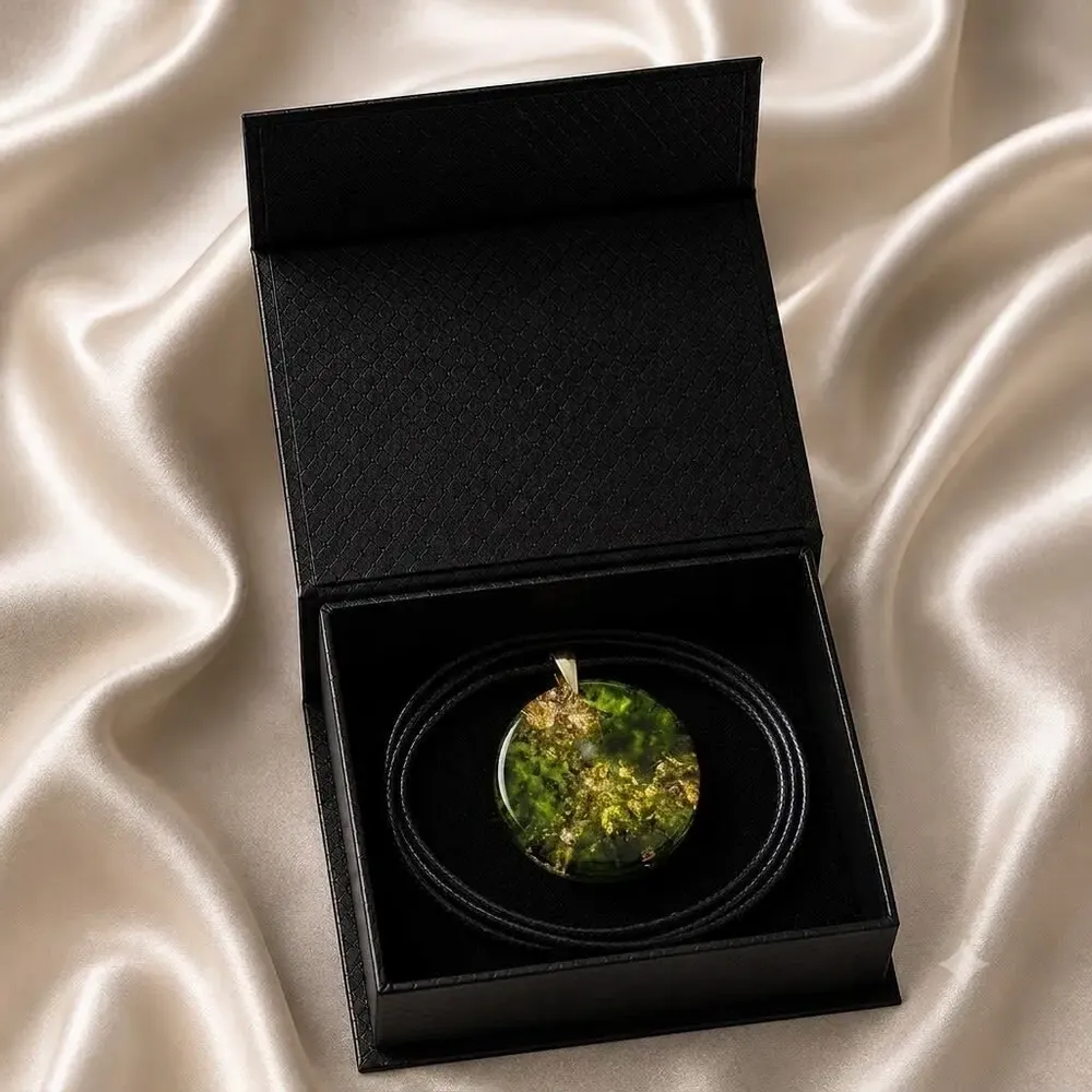 Jewelry - Resin & Gold-Tone Leaf Pendant – Round – Golden Reflections - GLASS4CANDLES