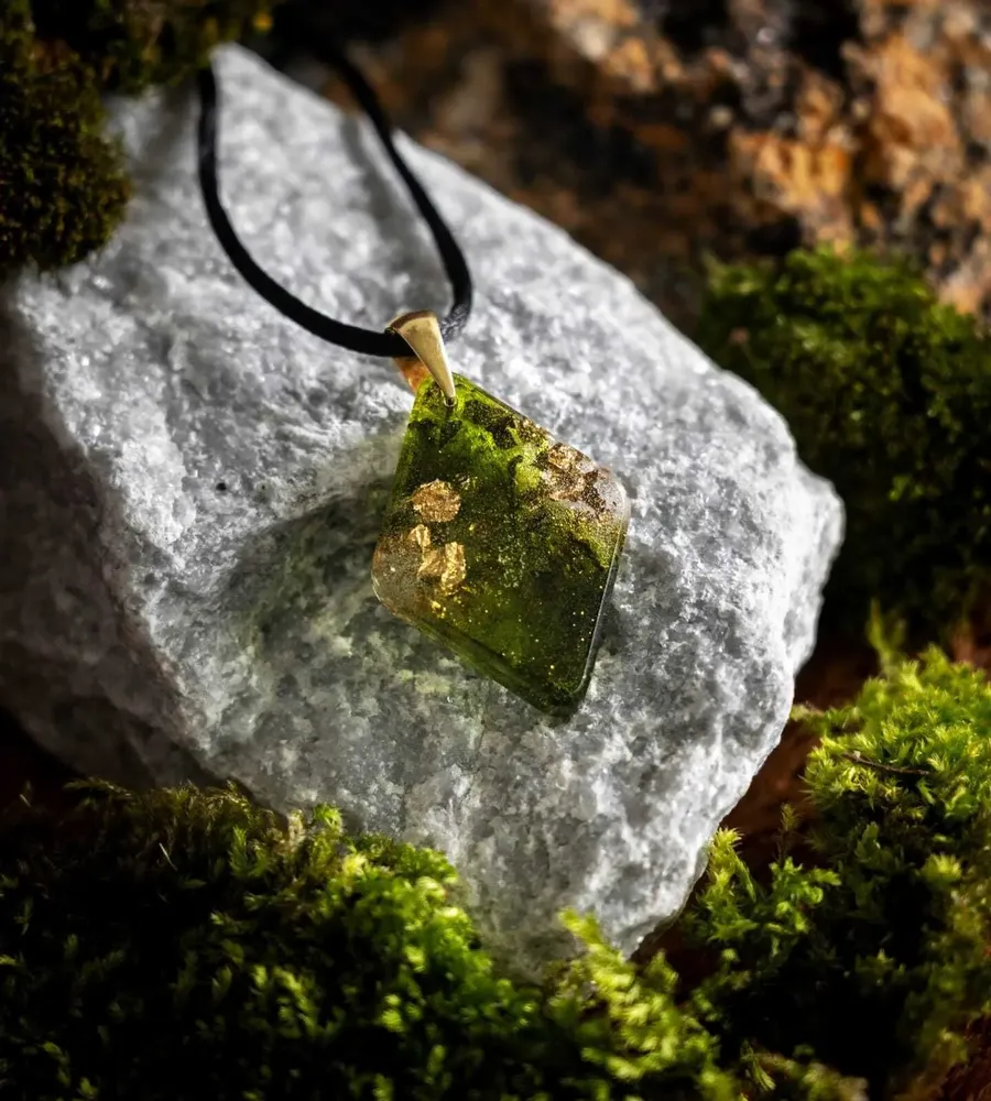 Jewelry - Resin & Gold-Tone Leaf Pendant – Diamond – Golden Reflections - GLASS4CANDLES