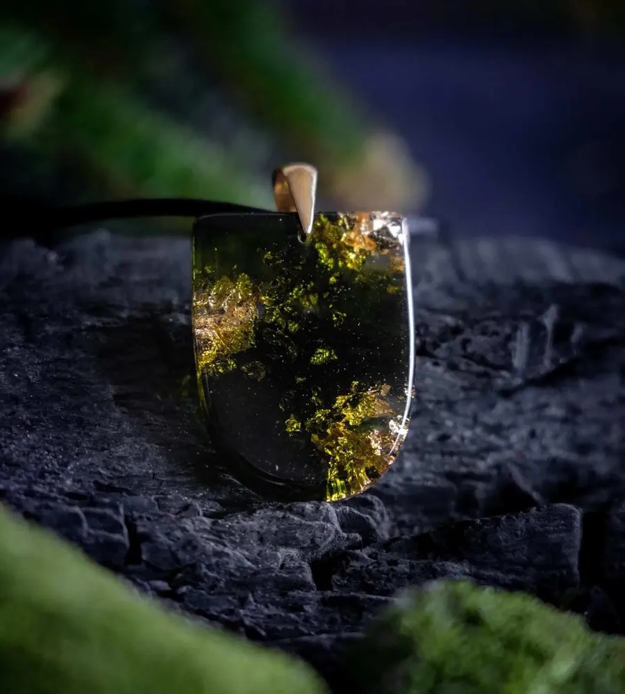 Jewelry - Resin & Gold-Tone Leaf Pendant – Shield – Golden Reflections - GLASS4CANDLES