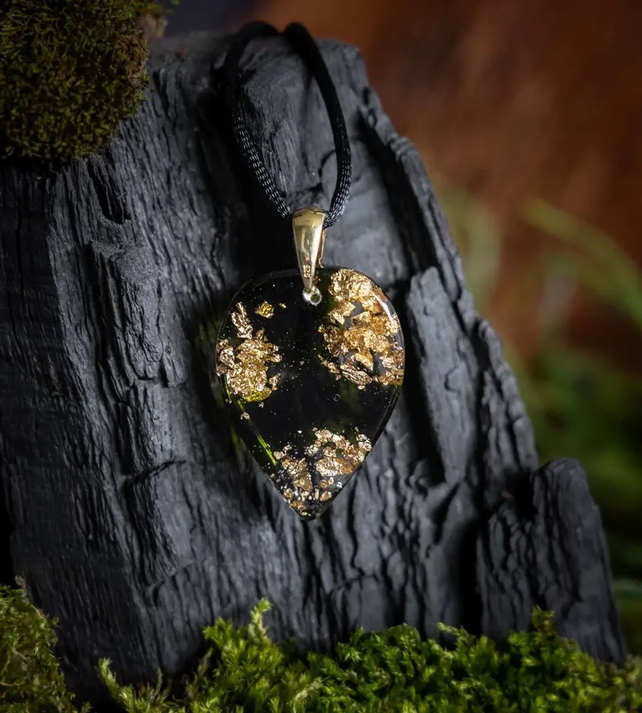 Jewelry - Resin & Gold-Tone Leaf Pendant – Drop, 37x26x6 mm – Golden Reflections - GLASS4CANDLES