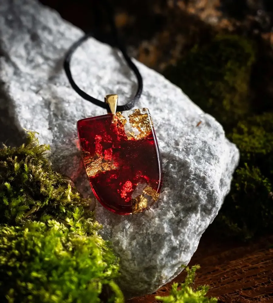 Jewelry - Resin & Gold-Tone Leaf Pendant – Shield, 37x26x6 mm – Golden Aura - GLASS4CANDLES