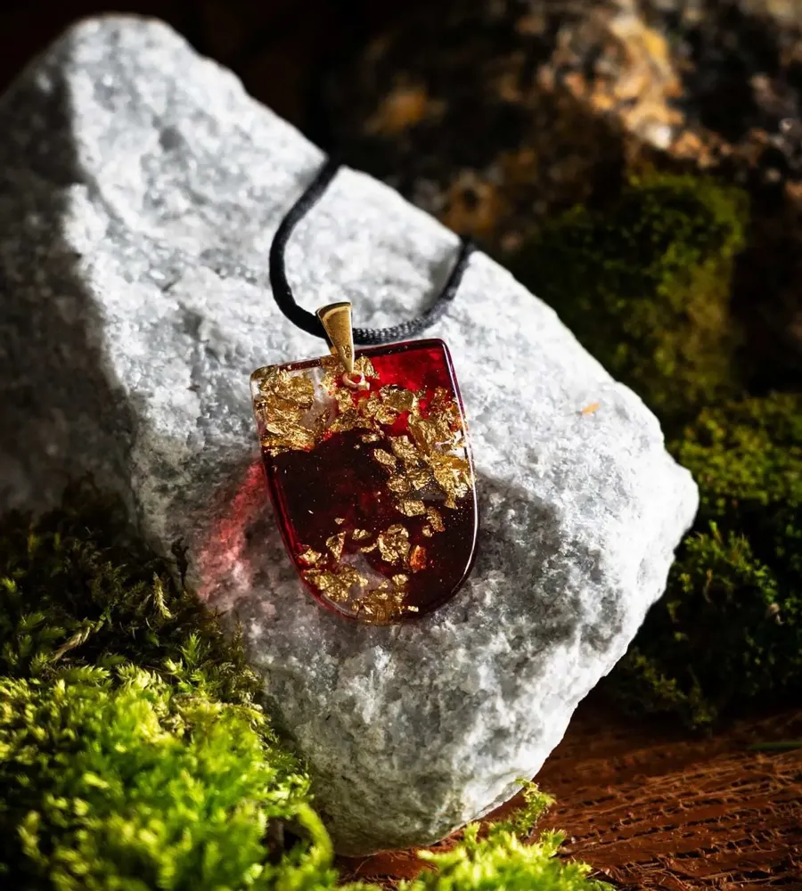 Jewelry - Resin & Gold-Tone Leaf Pendant – Shield, 37x26x6 mm – Golden Aura - GLASS4CANDLES