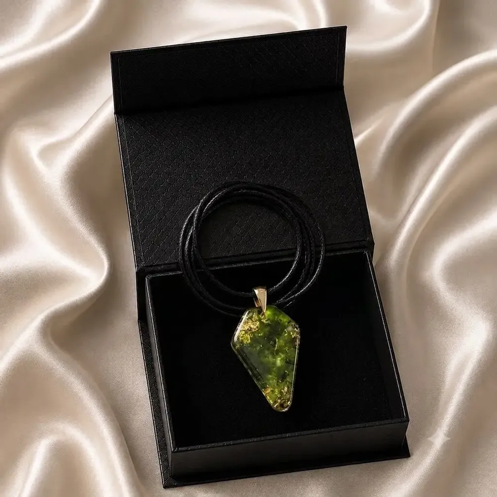 Jewelry - Resin & Gold-Tone Leaf Pendant, 39x24x6 mm – Golden Reflections - GLASS4CANDLES