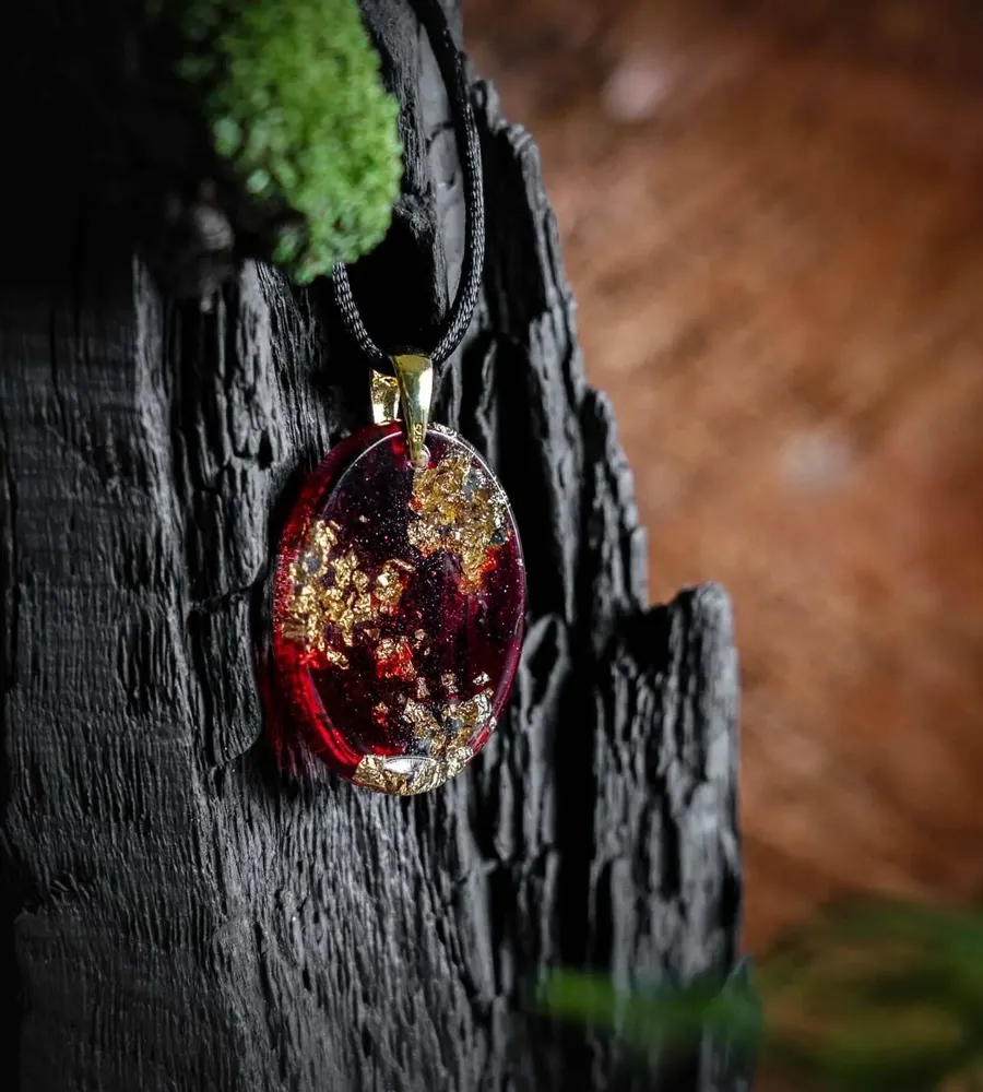 Jewelry - Resin & Gold-Tone Leaf Pendant – Oval, 37x28x6 mm – Dark Meridian - GLASS4CANDLES