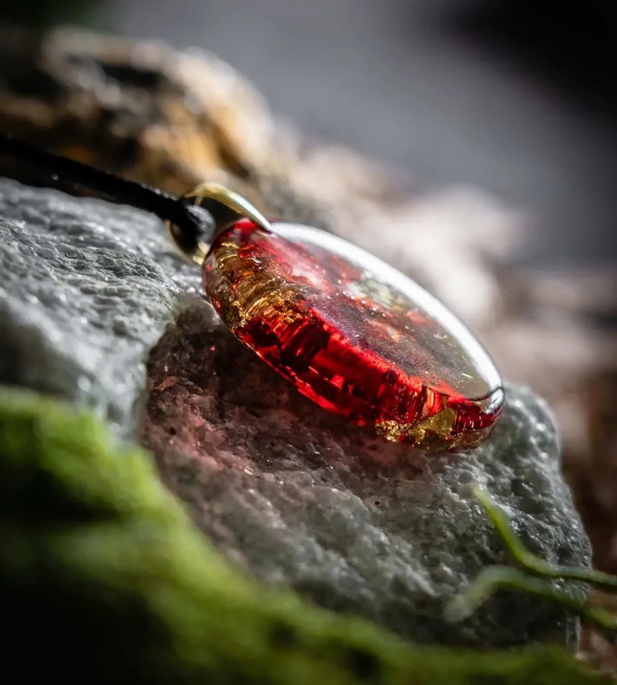 Jewelry - Resin & Gold-Tone Leaf Pendant – Oval, 37x28x6 mm – Dark Meridian - GLASS4CANDLES