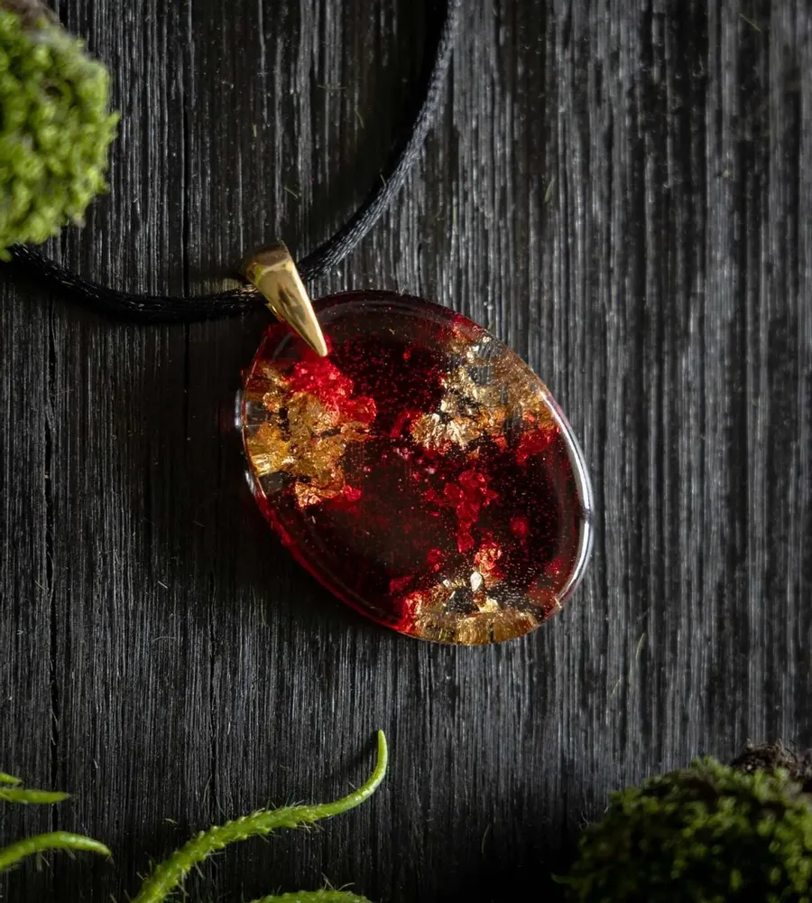Jewelry - Resin & Gold-Tone Leaf Pendant – Oval, 37x28x6 mm – Dark Meridian - GLASS4CANDLES