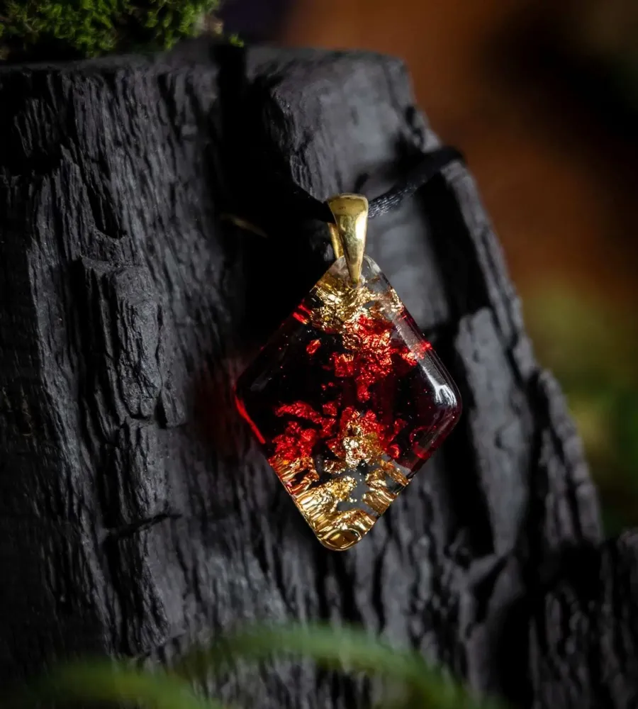Jewelry - Resin & Gold-Tone Leaf Pendant – Diamond, 37x26x6 mm – Golden Aura - GLASS4CANDLES