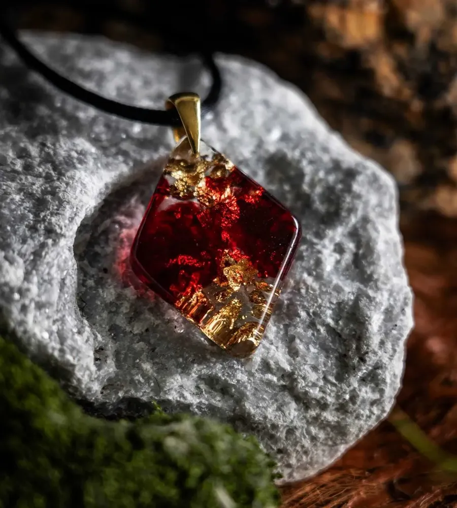 Jewelry - Resin & Gold-Tone Leaf Pendant – Diamond, 37x26x6 mm – Golden Aura - GLASS4CANDLES