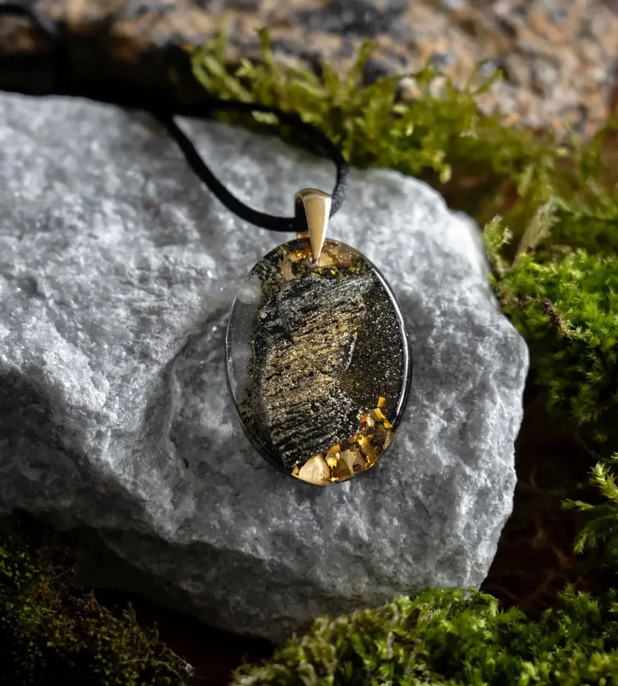 Jewelry - Bog Oak & Gold-Tone Leaf Pendant – Oval – Luminous – star dust - GLASS4CANDLES