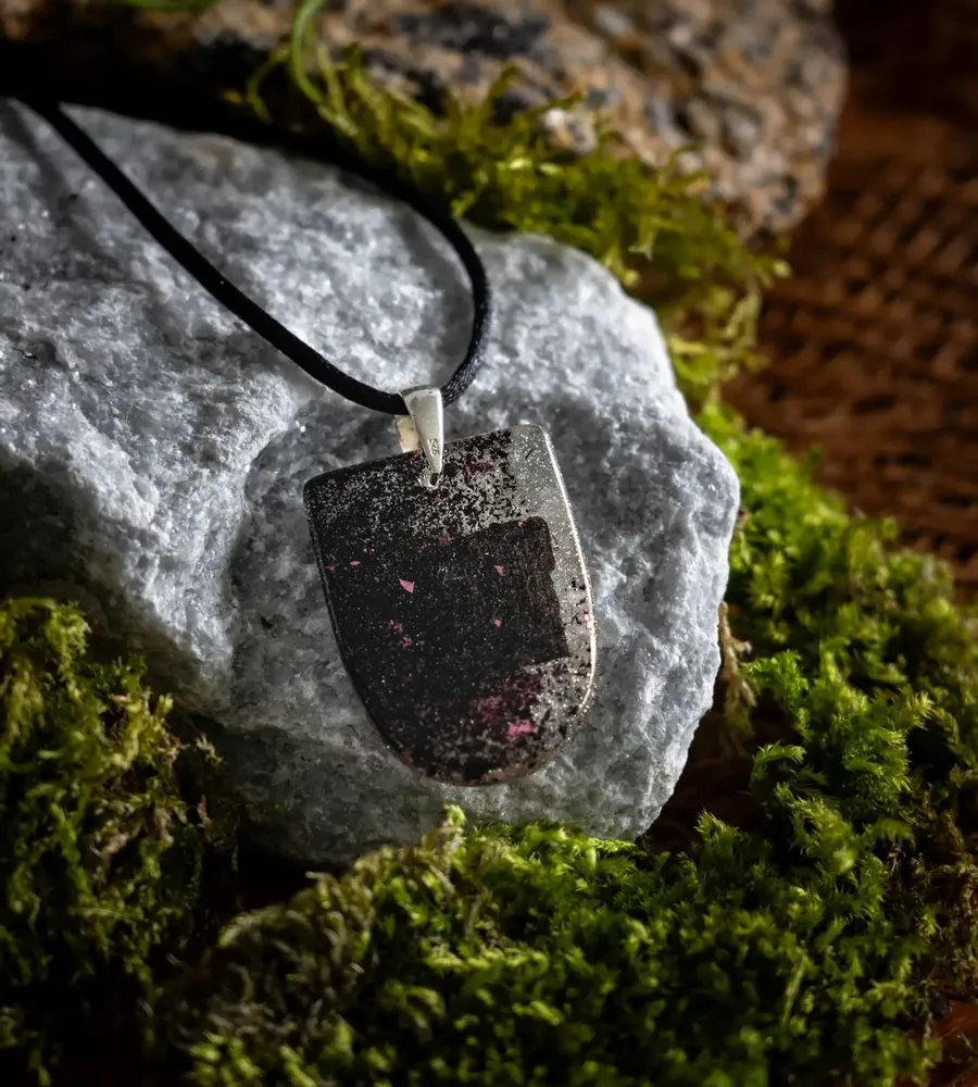 Jewelry - Bog Oak & Resin Pendant – Shield, 37x26x6 mm – Timeless Shadows - GLASS4CANDLES