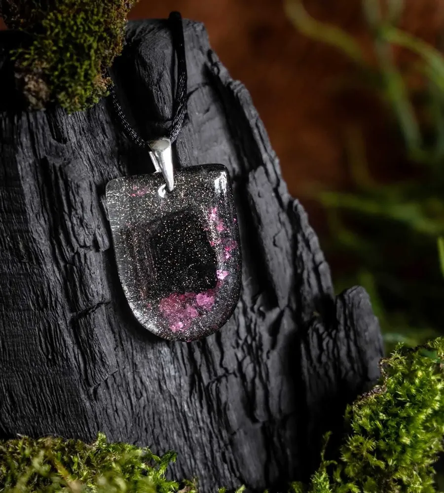 Jewelry - Bog Oak & Resin Pendant – Shield, 37x26x6 mm – Timeless Shadows - GLASS4CANDLES