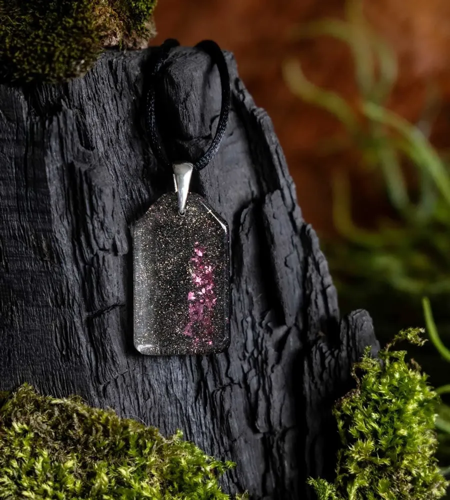 Bijoux - Pendentif en chêne noir et résine – rectangle – Ombres Éternelles - GLASS4CANDLES