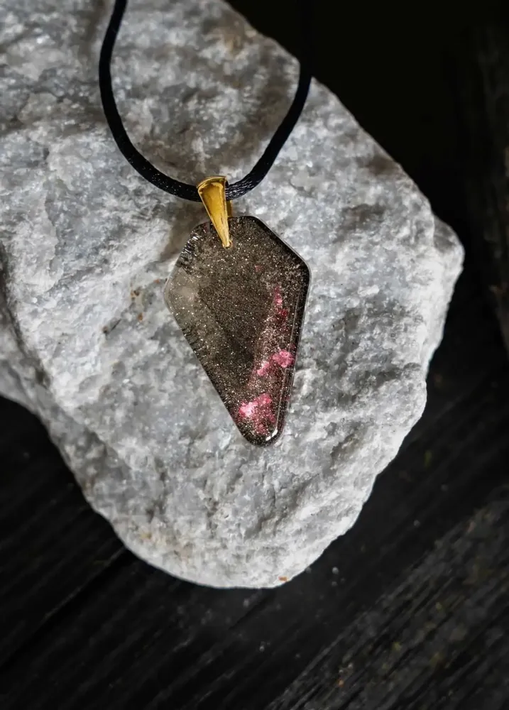 Jewelry - Bog Oak & Resin Pendant – Shield, 39x24x6 mm – Timeless Shadows - GLASS4CANDLES