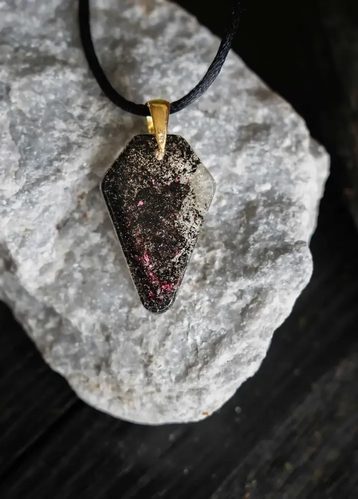 Jewelry - Bog Oak & Resin Pendant – Shield, 39x24x6 mm – Timeless Shadows - GLASS4CANDLES