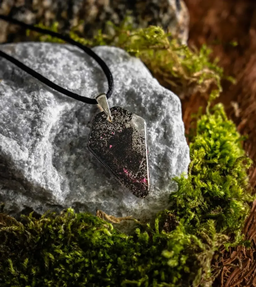 Jewelry - Bog Oak & Resin Pendant – Shield, 39x24x6 mm – Timeless Shadows - GLASS4CANDLES